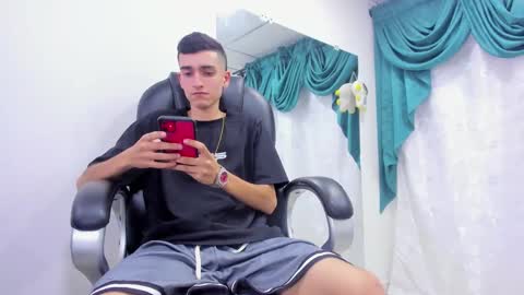 Snapshot of ethan_boy_ chatting on 01/30/25, 11:02 Ethan online show from 01/30/25, 11:02