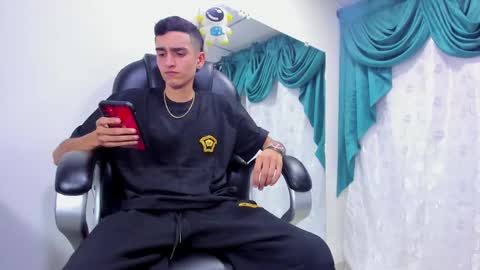 Snapshot of ethan_boy_ chatting on 02/14/25, 01:23 Ethan online show from 02/14/25, 01:23