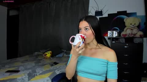 Snapshot of ethan_chloee chatting on 02/17/25, 03:15  Chloe  Ethan  online show from 02/17/25, 03:15