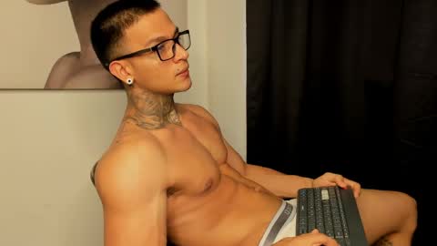 Ethan - Independent model online show from 05/27/26, 08:50