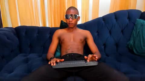 Snapshot of ethan_fox11 chatting on 01/22/25, 02:14 King Ethan online show from 01/22/25, 02:14