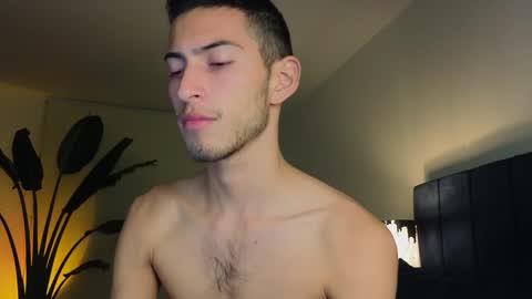 Snapshot of ethan_skiny_ chatting on 12/20/24, 07:22 Joan online show from 12/20/24, 07:22