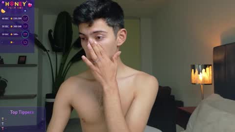 Snapshot of ethan_skiny_ chatting on 11/08/25, 01:17 Joan online show from 11/08/25, 01:17