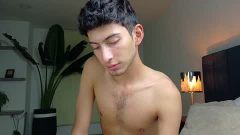 Snapshot of ethan_skiny_ chatting on 11/13/25, 05:06 Joan online show from 11/13/25, 05:06