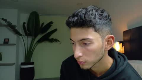 Snapshot of ethan_skiny_ chatting on 12/03/25, 01:46 Joan online show from 12/03/25, 01:46