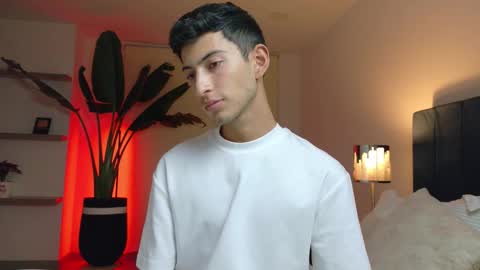 Snapshot of ethan_skiny_ chatting on 12/22/25, 04:31 Joan online show from 12/22/25, 04:31