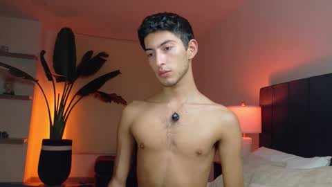 Snapshot of ethan_skiny_ chatting on 01/18/26, 04:05 Joan online show from 01/18/26, 04:05