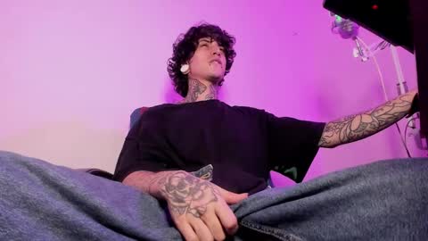 Snapshot of ethan_sykes chatting on 10/30/25, 01:40 Ethan sykes online show from 10/30/25, 01:40