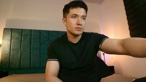 Snapshot of ethanconnor_ chatting on 04/14/26, 12:00 ethanconnor_ online show from 04/14/26, 12:00