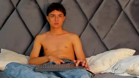 ethanlowell online show from 02/17/25, 01:58