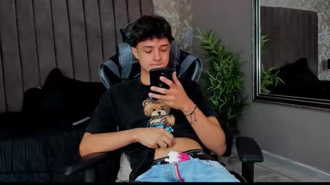 ethanlowell online show from 10/05/25, 04:22