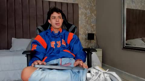 ethanlowell online show from 11/22/25, 05:17