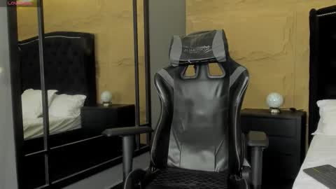 ethanlowell online show from 11/30/25, 06:50