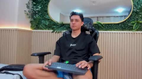 ethanlowell online show from 12/23/25, 04:10