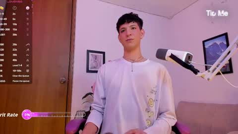 Snapshot of ethanross1 chatting on 05/26/26, 12:06 Ethan Ross online show from 05/26/26, 12:06