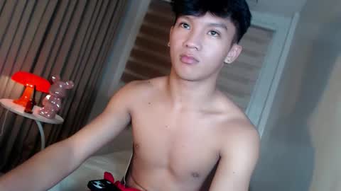 Snapshot of etherealboytoy4hire chatting on 04/11/26, 10:36 Rey online show from 04/11/26, 10:36