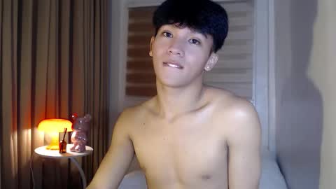 Snapshot of etherealboytoy4hire chatting on 04/30/26, 12:00 Rey online show from 04/30/26, 12:00