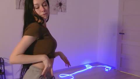 etherealnightwhisper online show from 12/04/25, 08:39