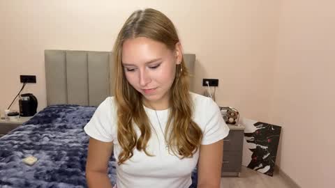Snapshot of eugenierickel chatting on 05/13/26, 02:25 Alice online show from 05/13/26, 02:25