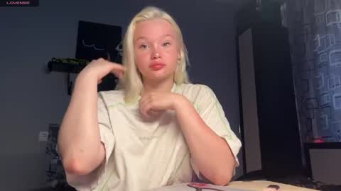 Snapshot of eugenierickel chatting on 07/06/26, 01:57 Alice online show from 07/06/26, 01:57