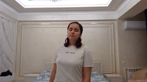 eulajaster online show from 12/17/25, 02:34