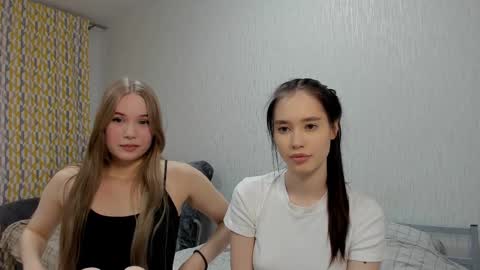 Veronica Tiia Lilith left to right online show from 02/13/25, 12:00