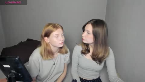 Veronica Tiia Lilith left to right online show from 10/17/25, 02:19