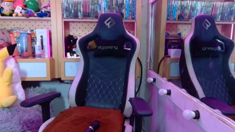 Snapshot of eunyeong_ chatting on 09/26/25, 08:24 Ennik online show from 09/26/25, 08:24