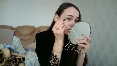 eva00186 online show from 11/06/25, 11:44