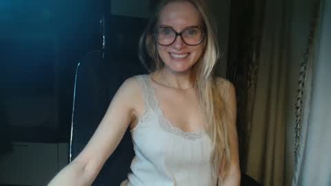 eva2323 online show from 03/12/25, 07:17