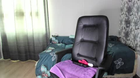 Snapshot of eva_7777 chatting on 12/03/24, 04:25 Eva online show from 12/03/24, 04:25