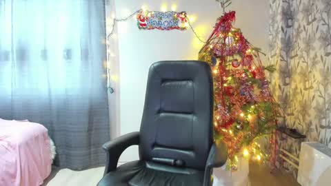 Snapshot of eva_7777 chatting on 01/17/25, 06:47 Eva online show from 01/17/25, 06:47