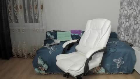 Snapshot of eva_7777 chatting on 11/08/25, 12:27 Eva online show from 11/08/25, 12:27