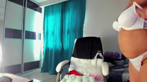 Eva online show from 05/18/26, 10:43