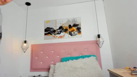 Snapshot of eva__notty_ chatting on 01/19/26, 11:58 Eva online show from 01/19/26, 11:58