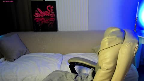 Snapshot of eva_conors_ chatting on 01/25/25, 07:17 Eva online show from 01/25/25, 07:17