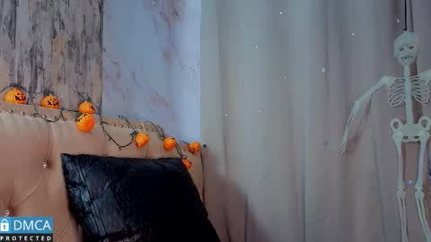 eva delight online show from 10/18/25, 11:11