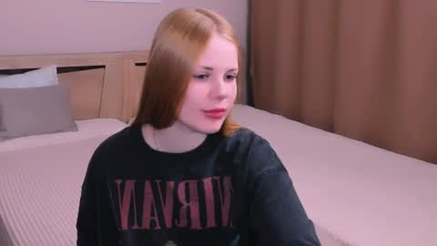 Snapshot of eva_ellis chatting on 04/19/26, 07:27 Eva online show from 04/19/26, 07:27