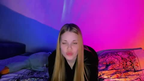 Snapshot of eva_ellis chatting on 04/21/26, 02:51 Eva online show from 04/21/26, 02:51
