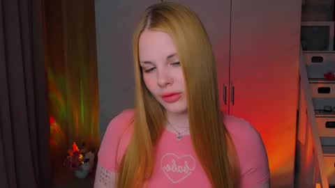 Snapshot of eva_ellis chatting on 05/04/26, 12:28 Eva online show from 05/04/26, 12:28
