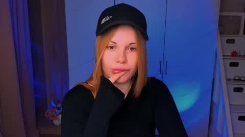 Snapshot of eva_ellis chatting on 05/16/26, 10:30 Eva online show from 05/16/26, 10:30