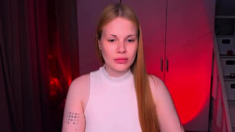 Snapshot of eva_ellis chatting on 06/04/26, 11:49 Eva online show from 06/04/26, 11:49