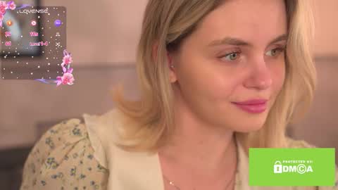 Snapshot of eva_eva00 chatting on 12/03/25, 03:32 Evienne online show from 12/03/25, 03:32