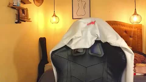 Snapshot of eva_foxs chatting on 12/03/25, 09:02 Eva Foxs online show from 12/03/25, 09:02