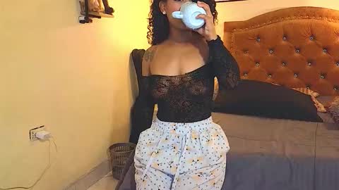 Snapshot of eva_foxs chatting on 12/04/25, 09:56 Eva Foxs online show from 12/04/25, 09:56