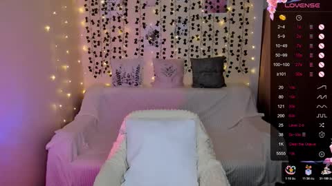 Snapshot of eva_greys chatting on 11/24/25, 02:11 Eva online show from 11/24/25, 02:11