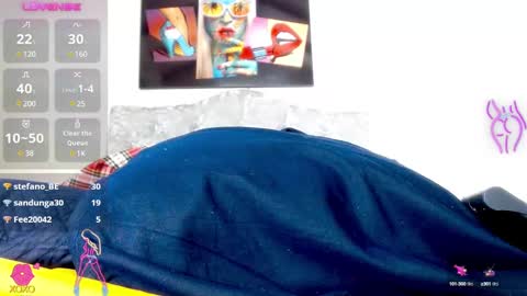 Snapshot of eva_hoot1 chatting on 12/15/24, 05:53 EVA online show from 12/15/24, 05:53