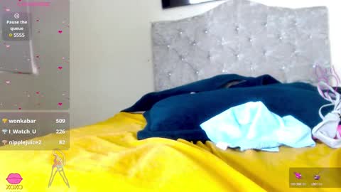 Snapshot of eva_hoot1 chatting on 01/31/25, 04:59 EVA online show from 01/31/25, 04:59