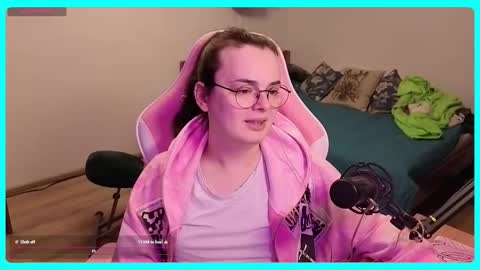 Snapshot of eva_katt chatting on 10/24/25, 12:34 Gamer Katt online show from 10/24/25, 12:34