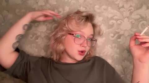 Snapshot of eva_kittenn chatting on 09/15/25, 04:18 eva_kittenn online show from 09/15/25, 04:18